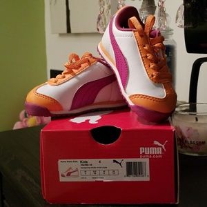 Little girl Puma tennis shoes